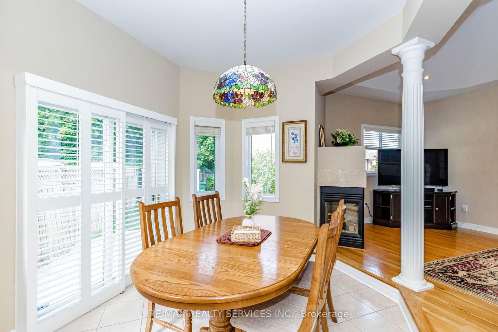 128 Valleywood Boulevard thumbnail 18