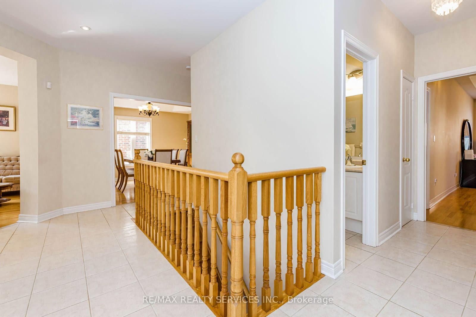 128 Valleywood Boulevard thumbnail 26
