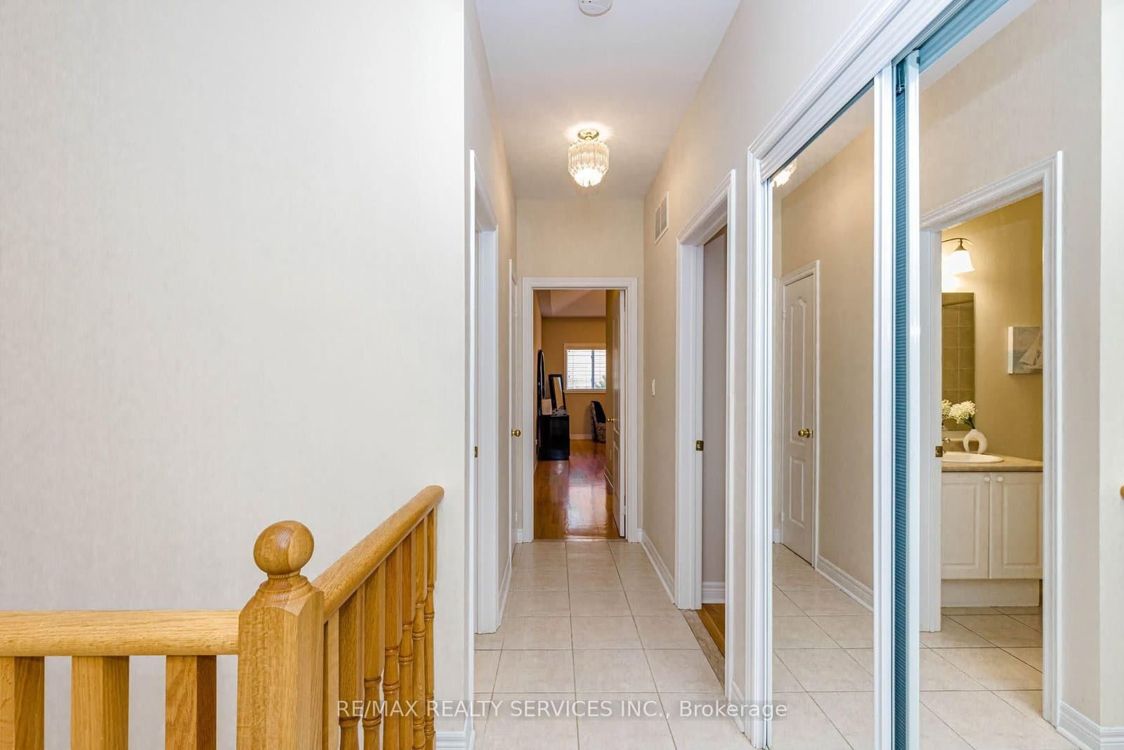 128 Valleywood Boulevard thumbnail 27