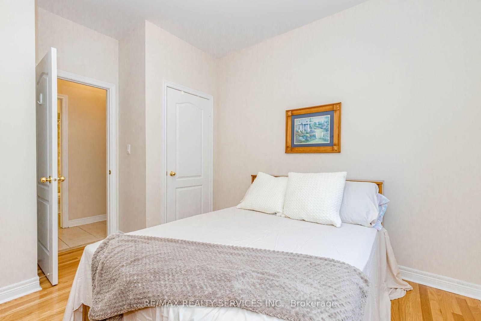128 Valleywood Boulevard thumbnail 35