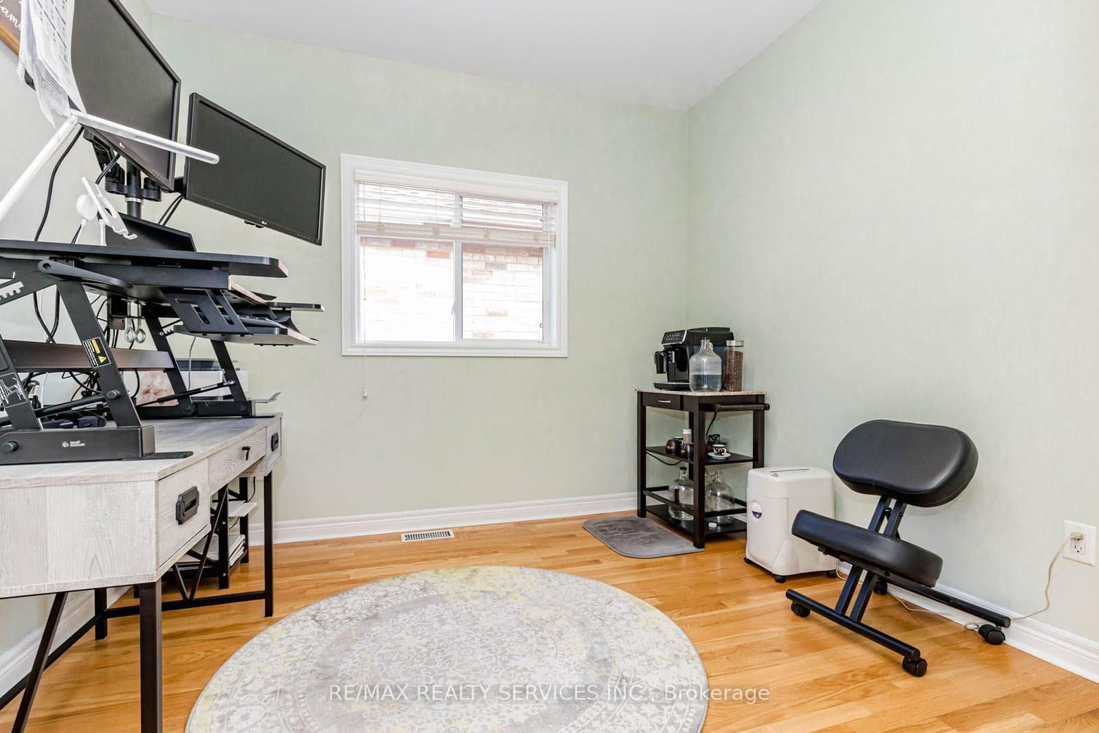 128 Valleywood Boulevard thumbnail 37