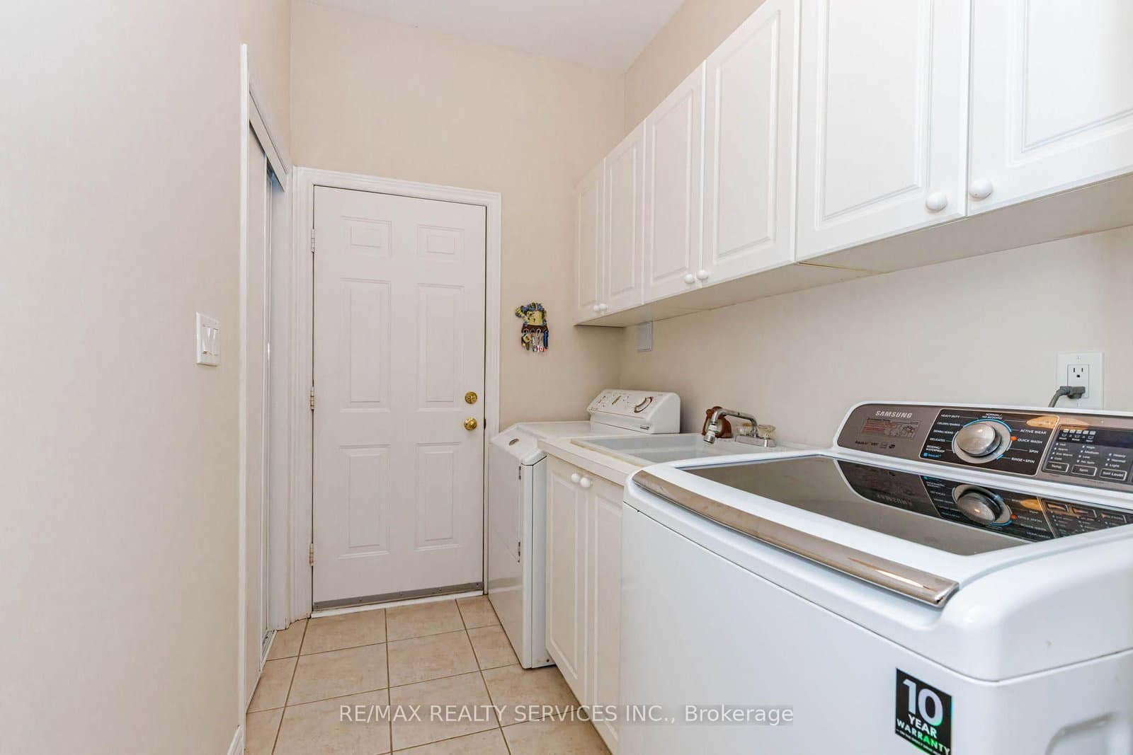 128 Valleywood Boulevard thumbnail 39