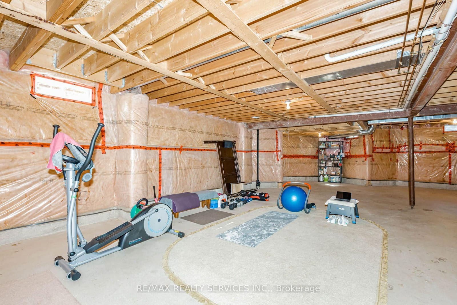128 Valleywood Boulevard thumbnail 42