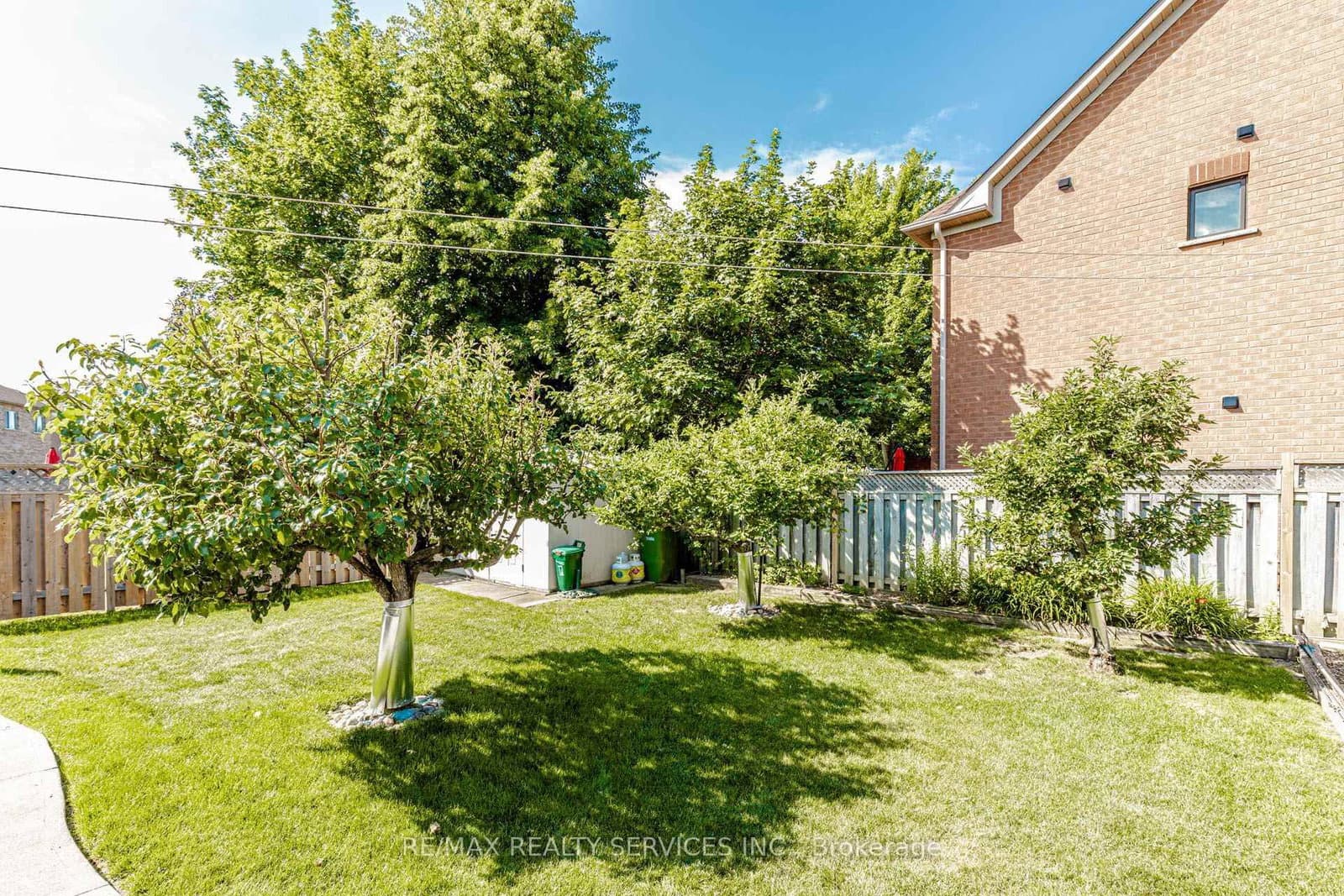 128 Valleywood Boulevard thumbnail 44