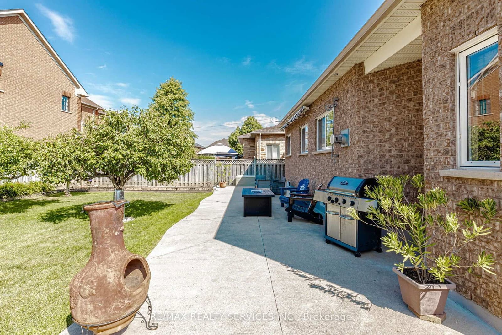 128 Valleywood Boulevard thumbnail 47
