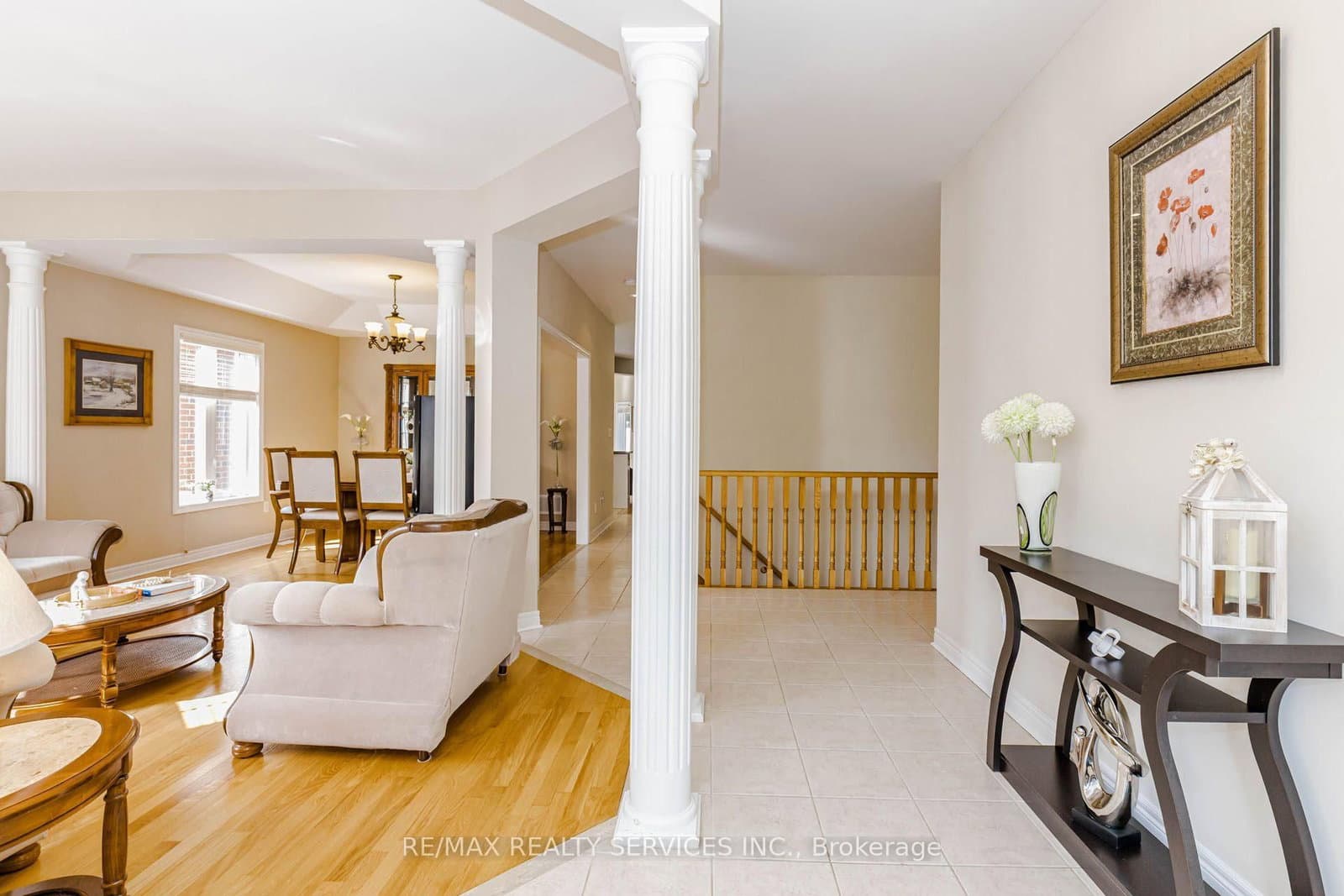 128 Valleywood Boulevard thumbnail 7
