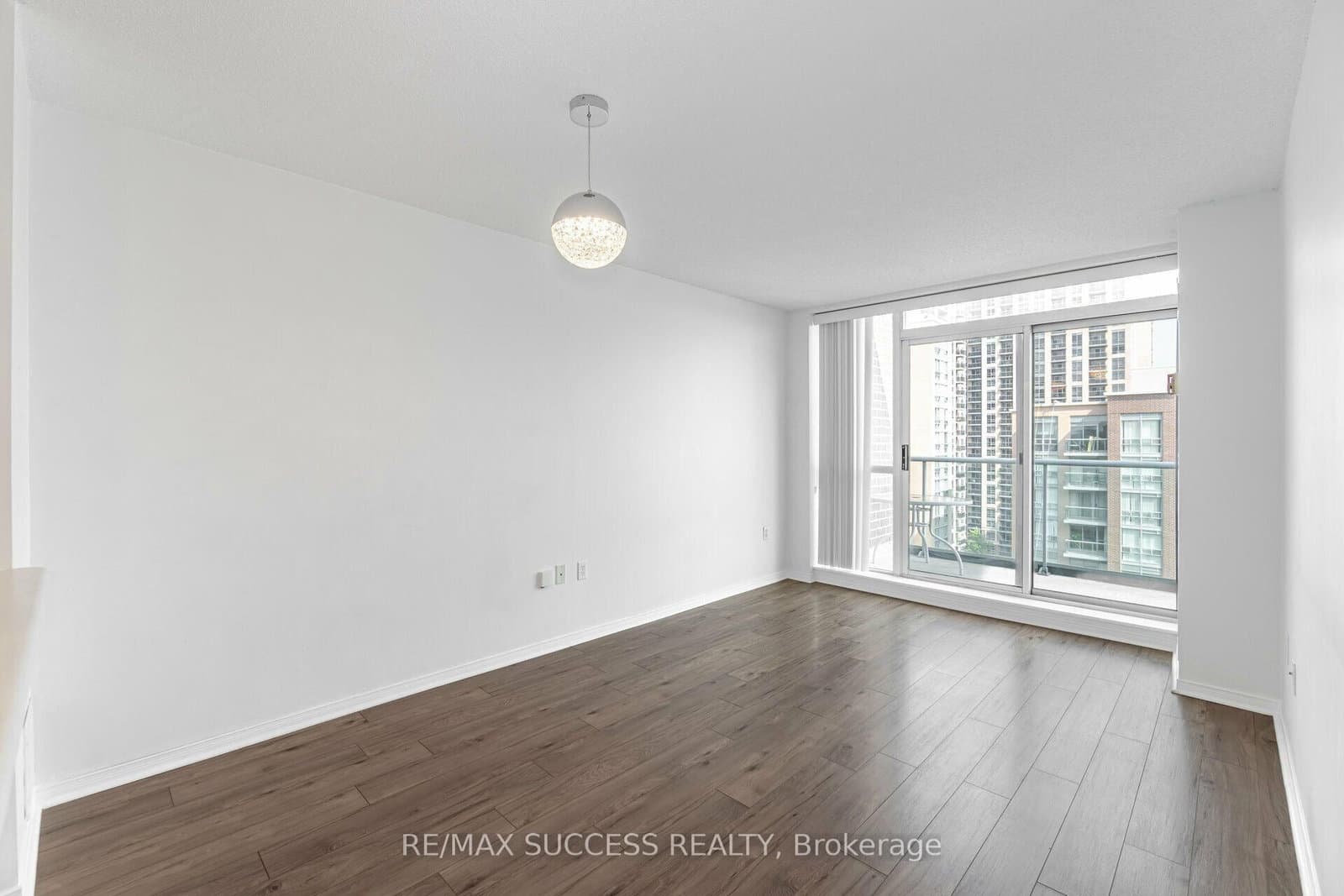 11 Michael Power Place, Unit PH14 thumbnail 8