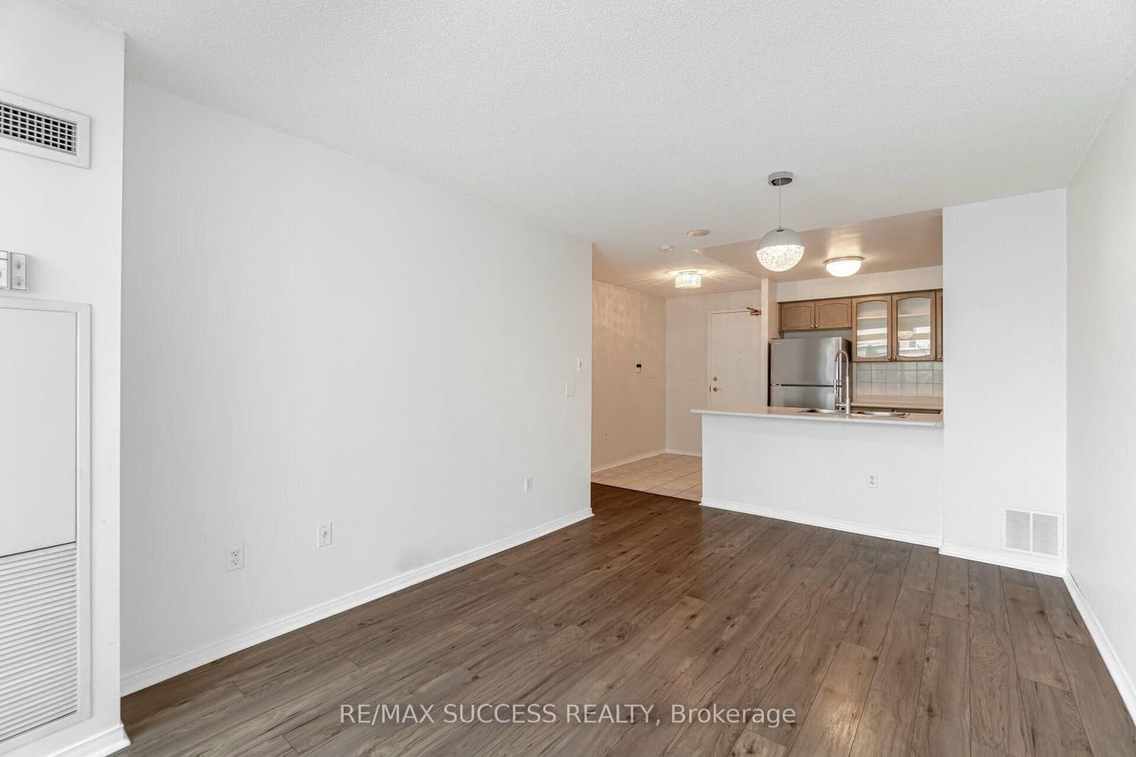 11 Michael Power Place, Unit PH14 thumbnail 9