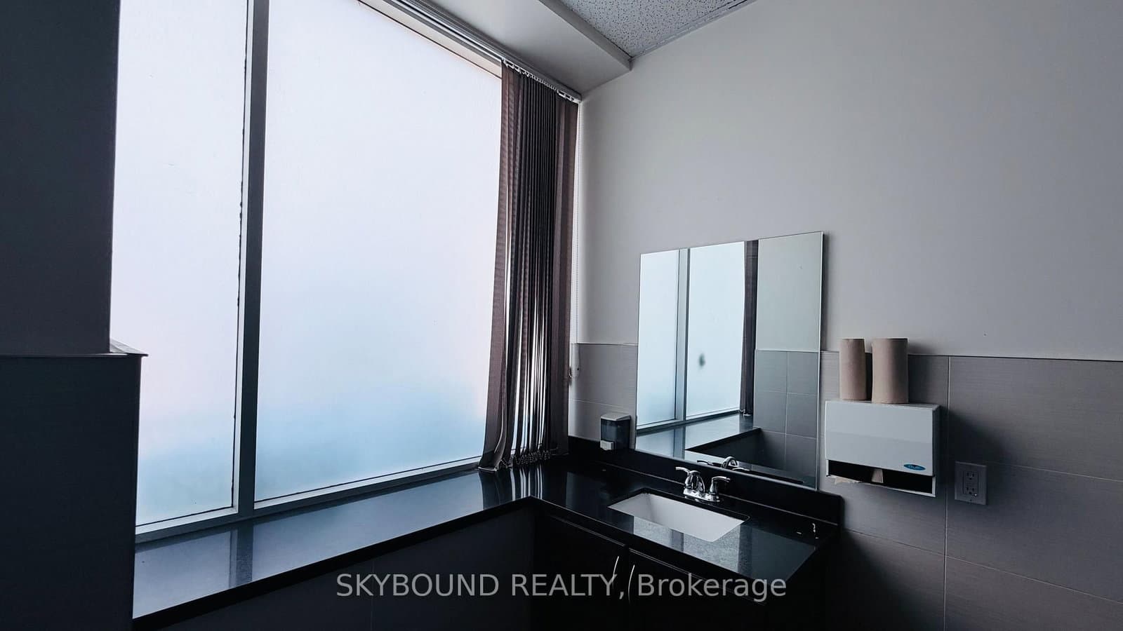 2814 Lakeshore Boulevard W, Unit 2 thumbnail 12