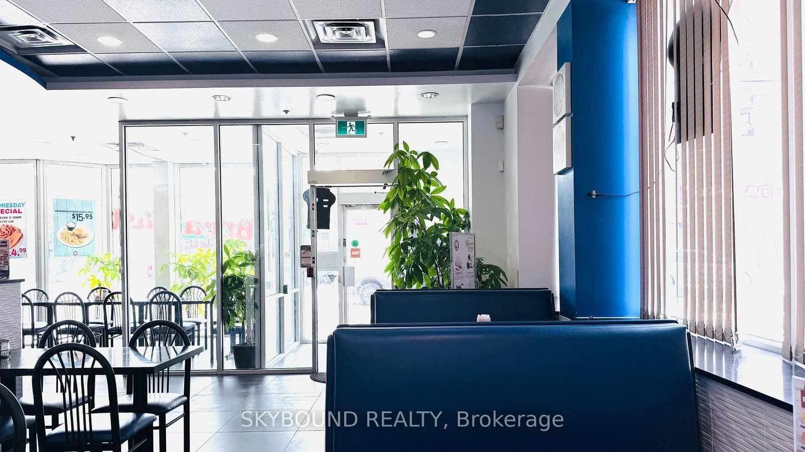 2814 Lakeshore Boulevard W, Unit 2 thumbnail 4