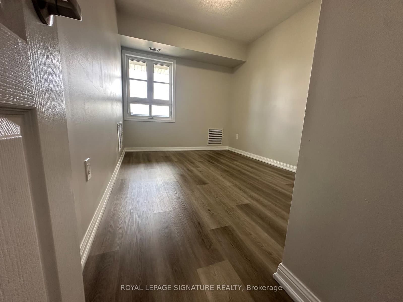 60 Baycliffe Crescent, Unit 305 thumbnail 12