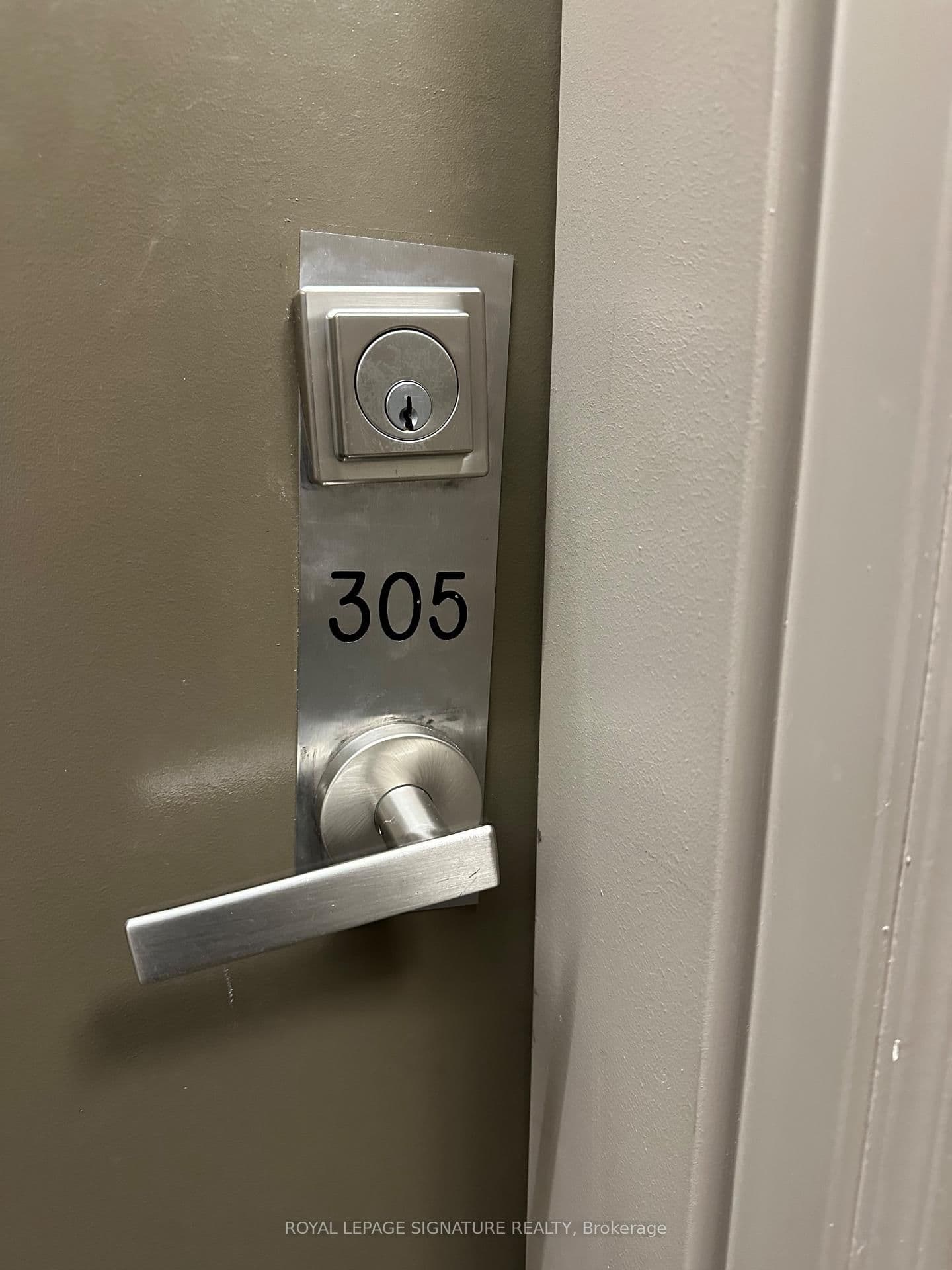 60 Baycliffe Crescent, Unit 305 thumbnail 2