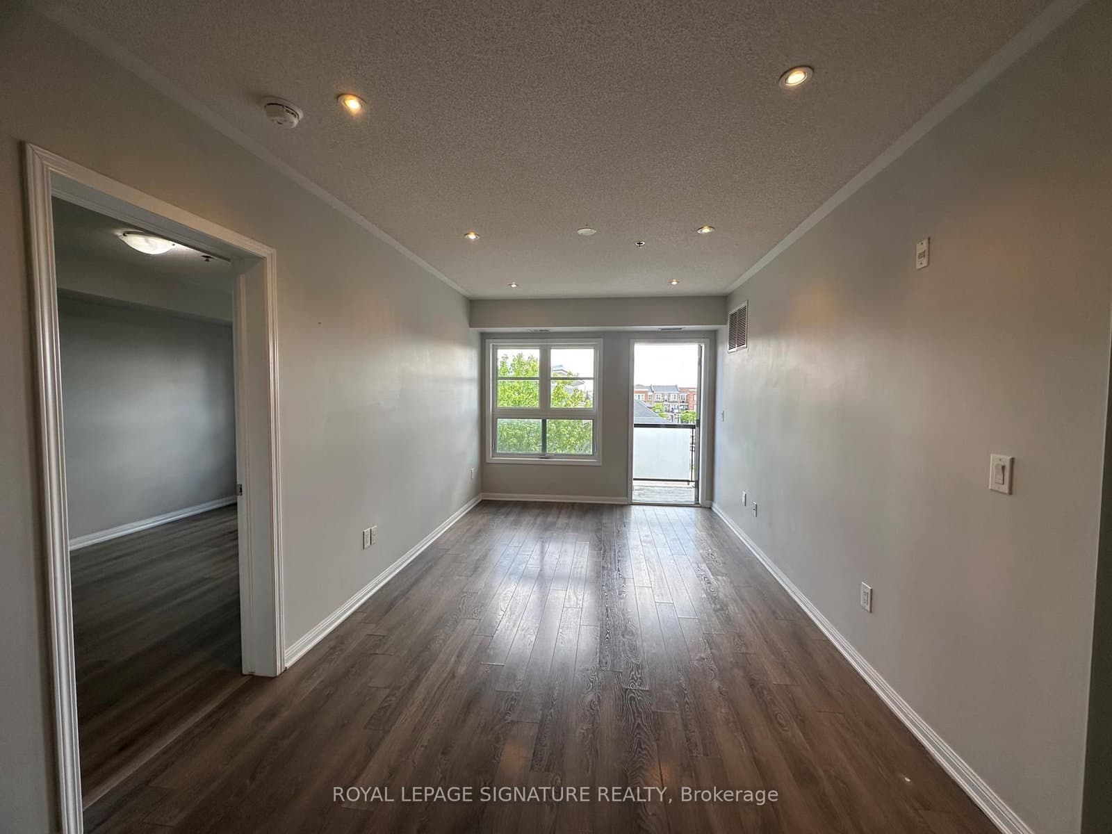 60 Baycliffe Crescent, Unit 305 thumbnail 4