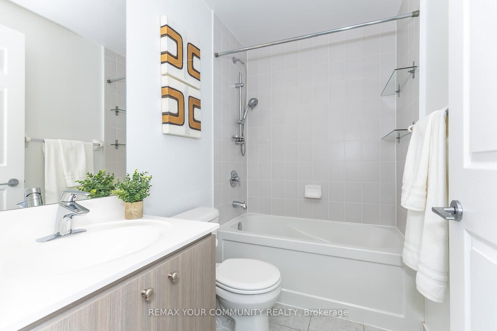 15 James Finlay Way, Unit 706 thumbnail 13