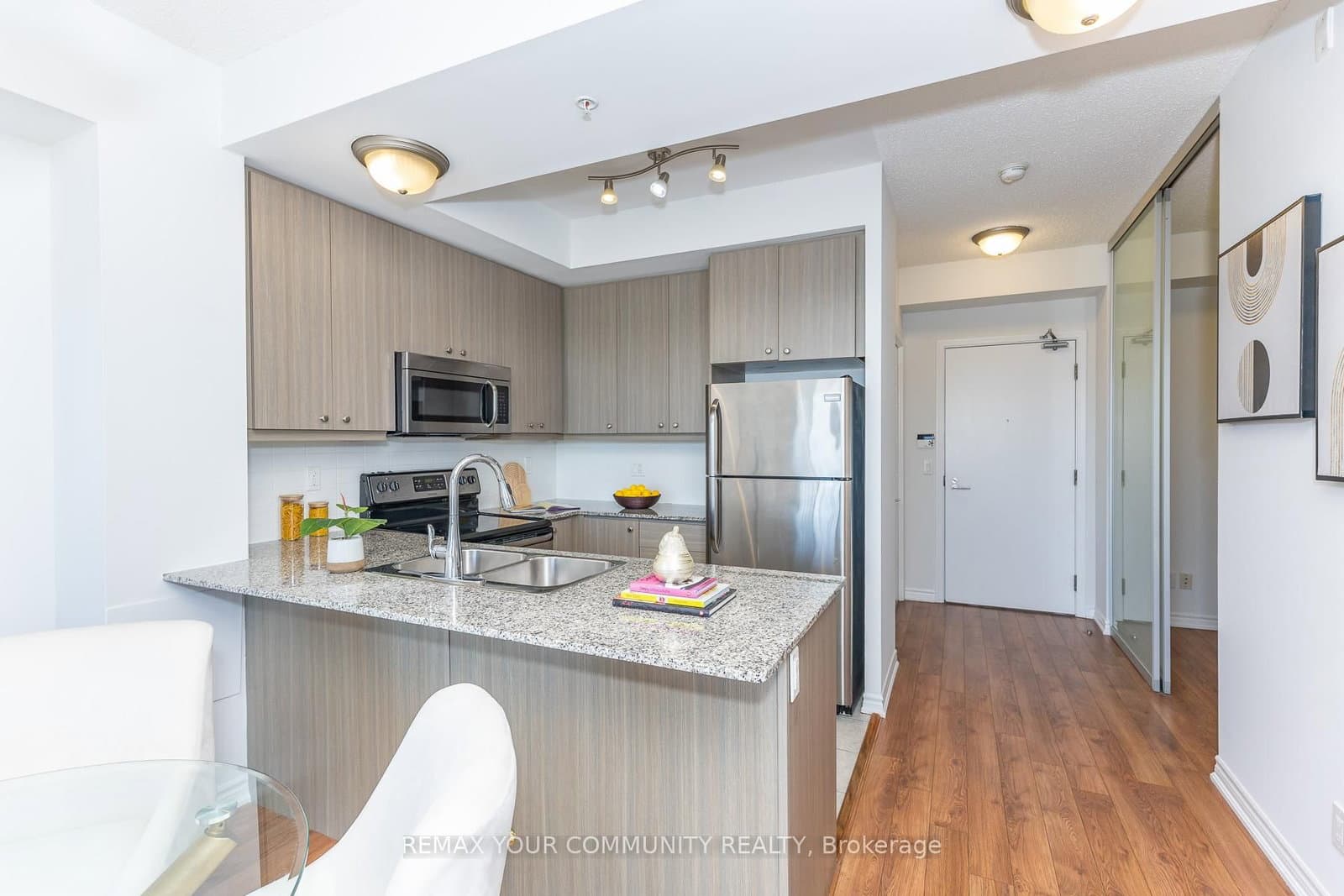 15 James Finlay Way, Unit 706 thumbnail 16