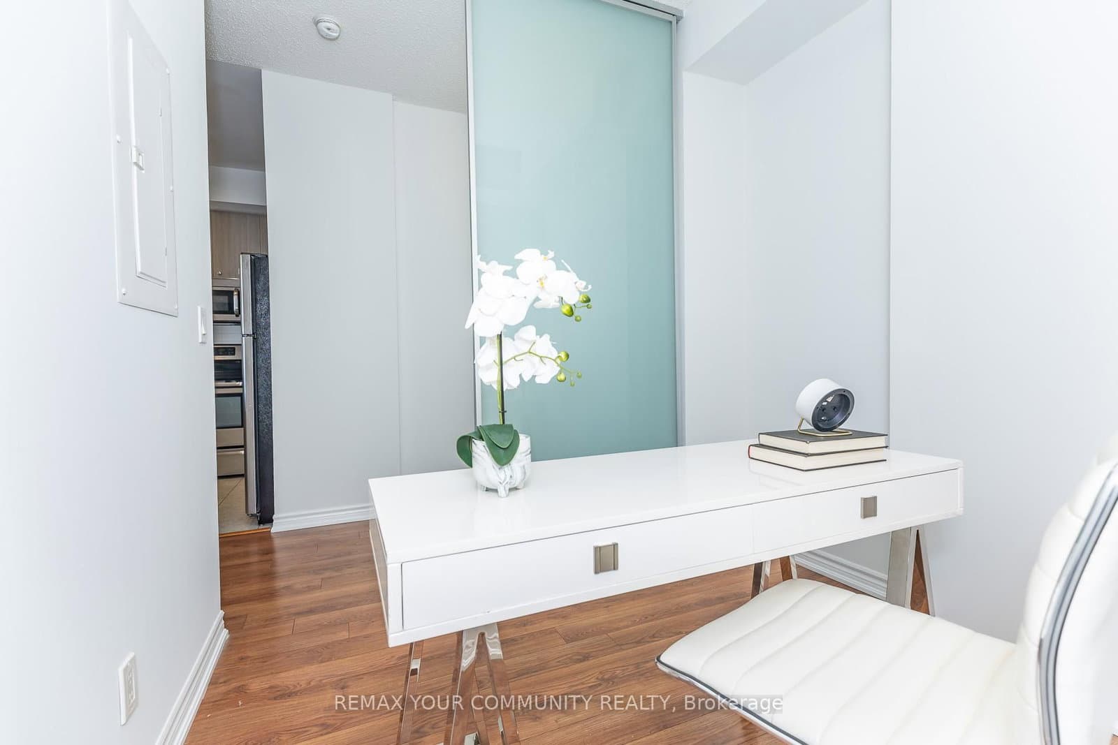 15 James Finlay Way, Unit 706 thumbnail 23