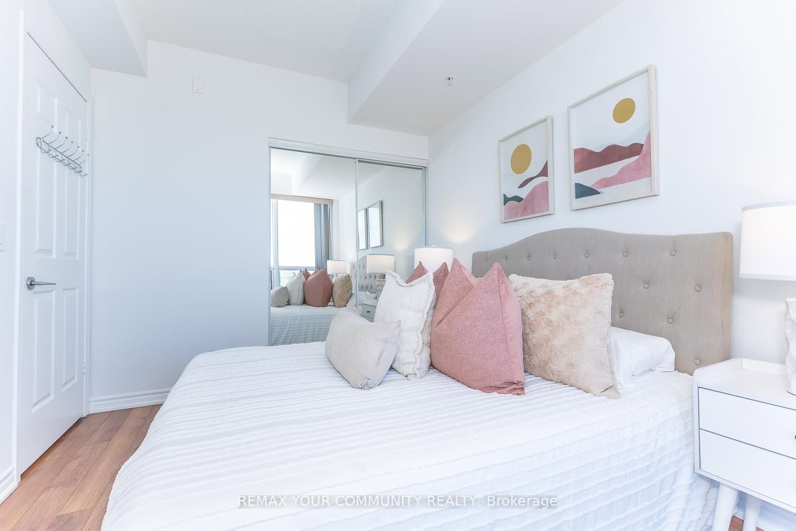 15 James Finlay Way, Unit 706 thumbnail 30