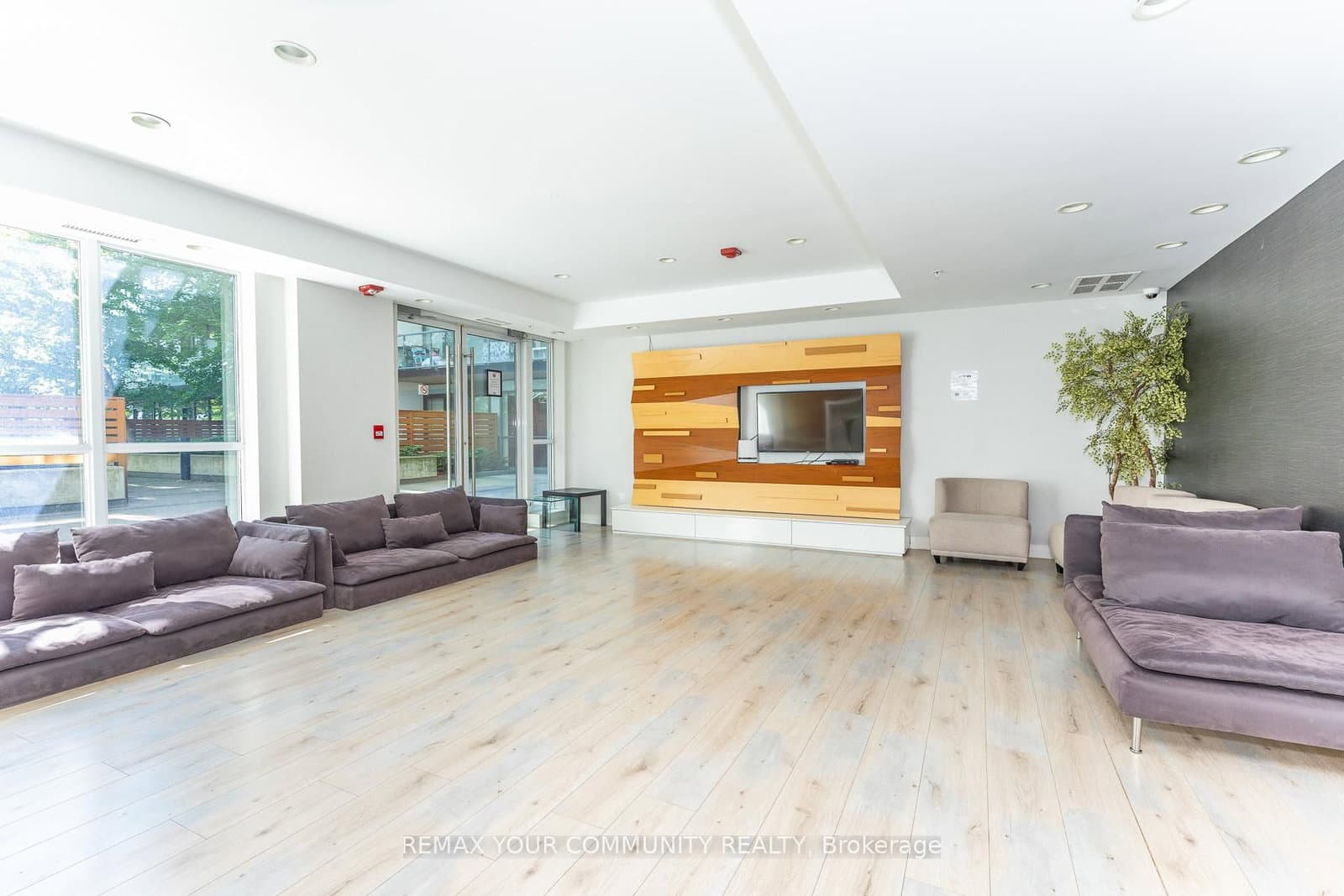15 James Finlay Way, Unit 706 thumbnail 37