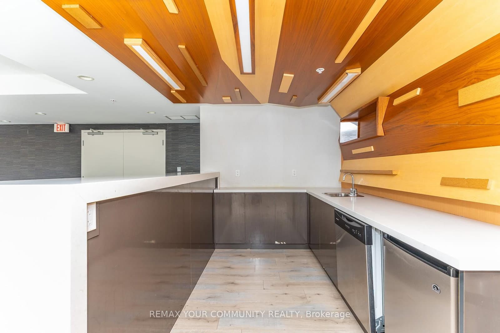 15 James Finlay Way, Unit 706 thumbnail 38