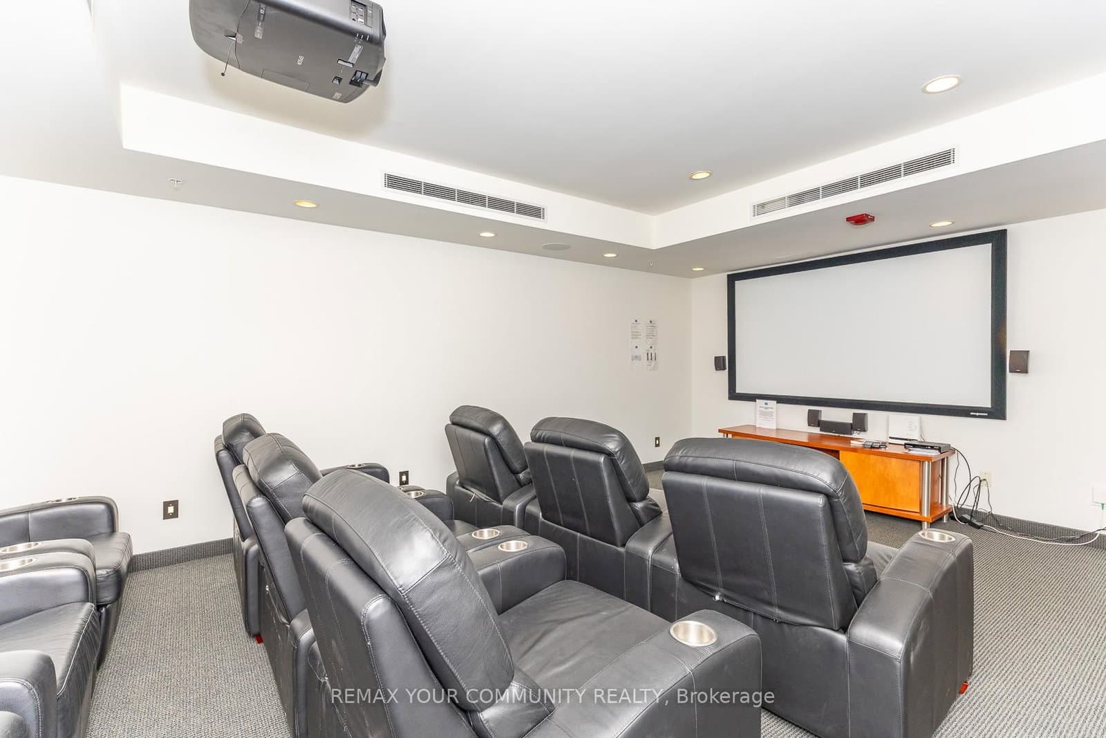 15 James Finlay Way, Unit 706 thumbnail 43