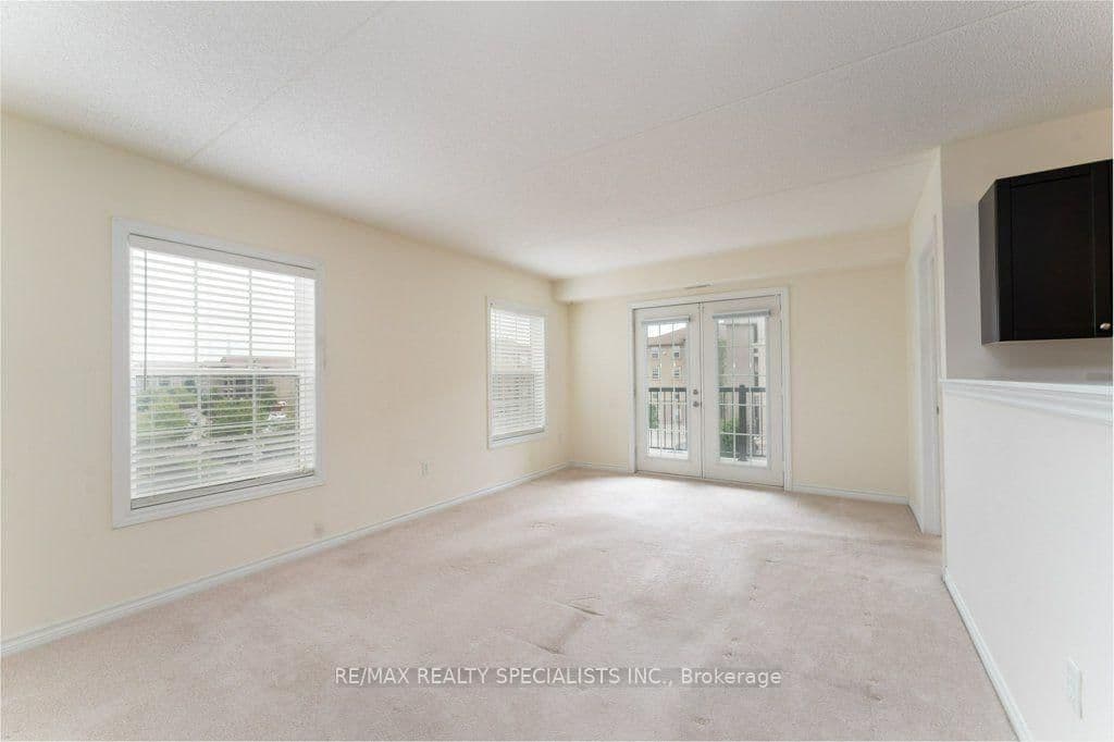 1340 MAIN Street E, Unit 313 thumbnail 6
