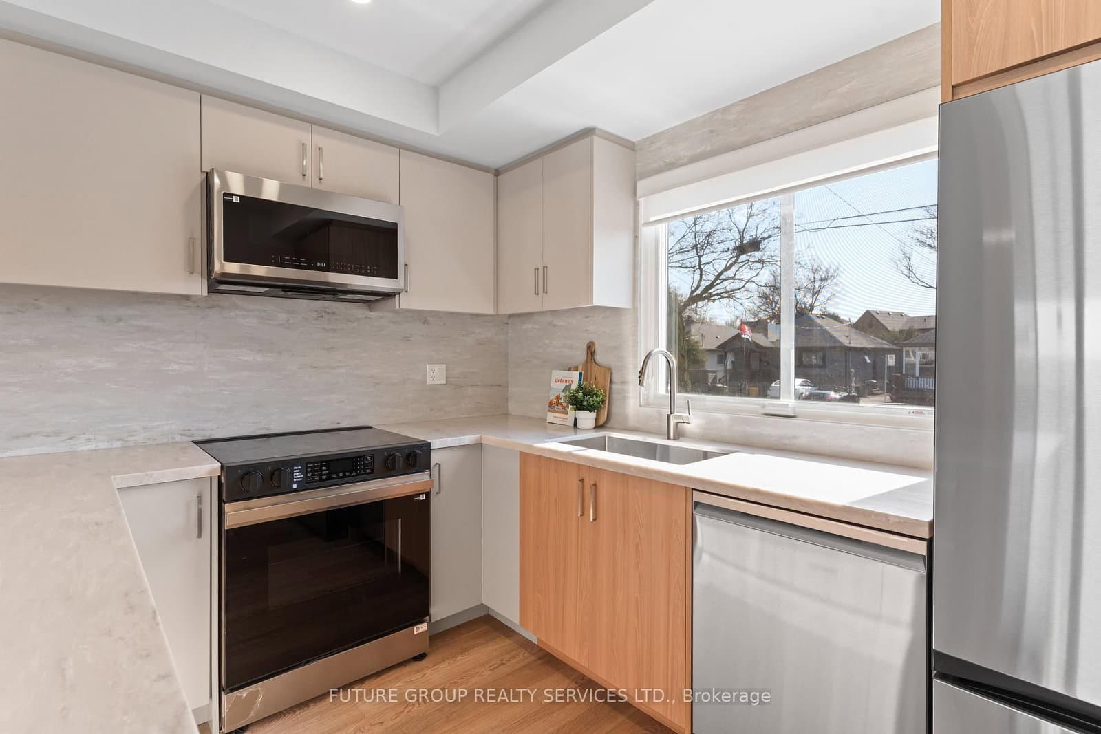 15 Acorn Avenue, Unit Unit 1 thumbnail 15