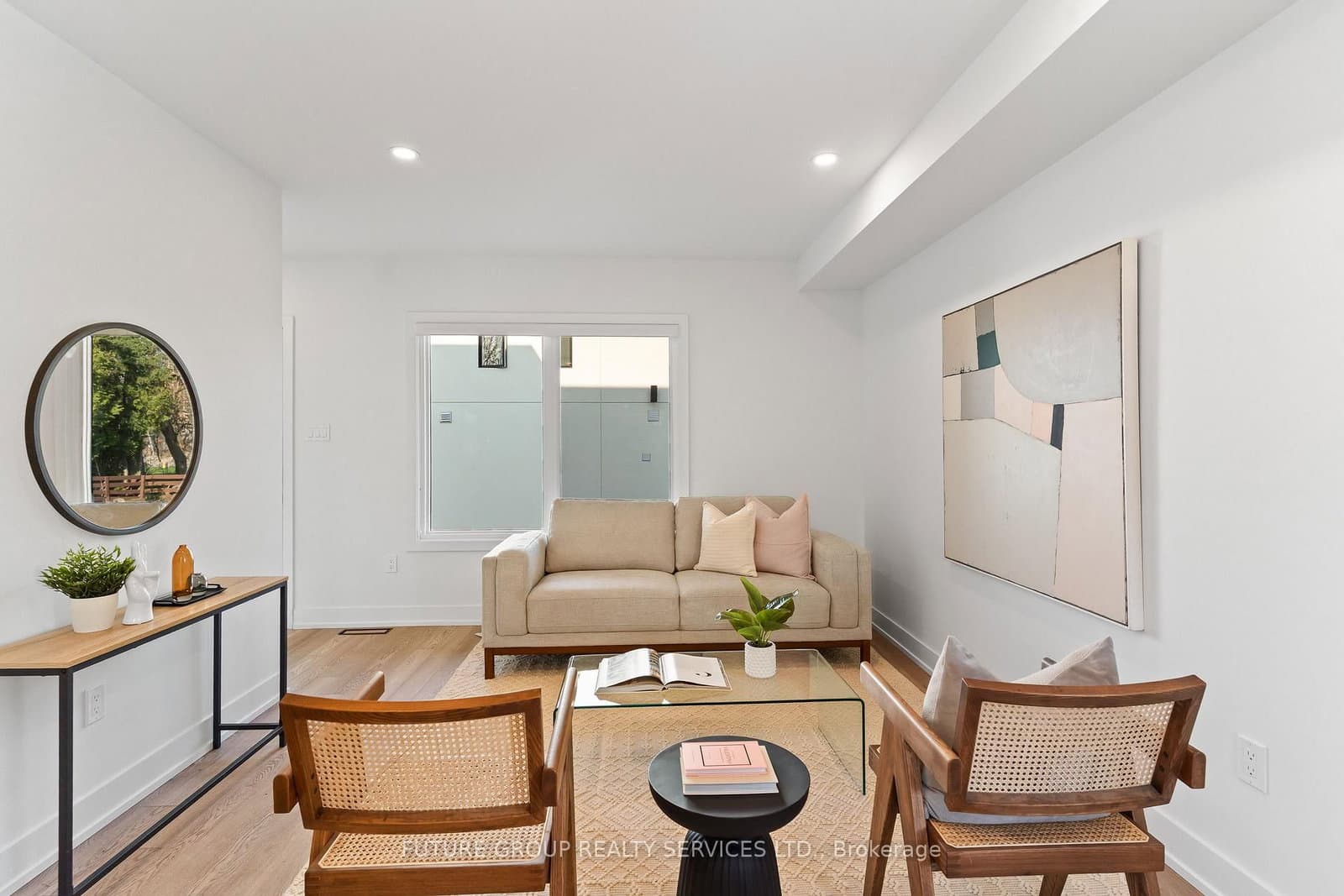 15 Acorn Avenue, Unit Unit 1 thumbnail 2