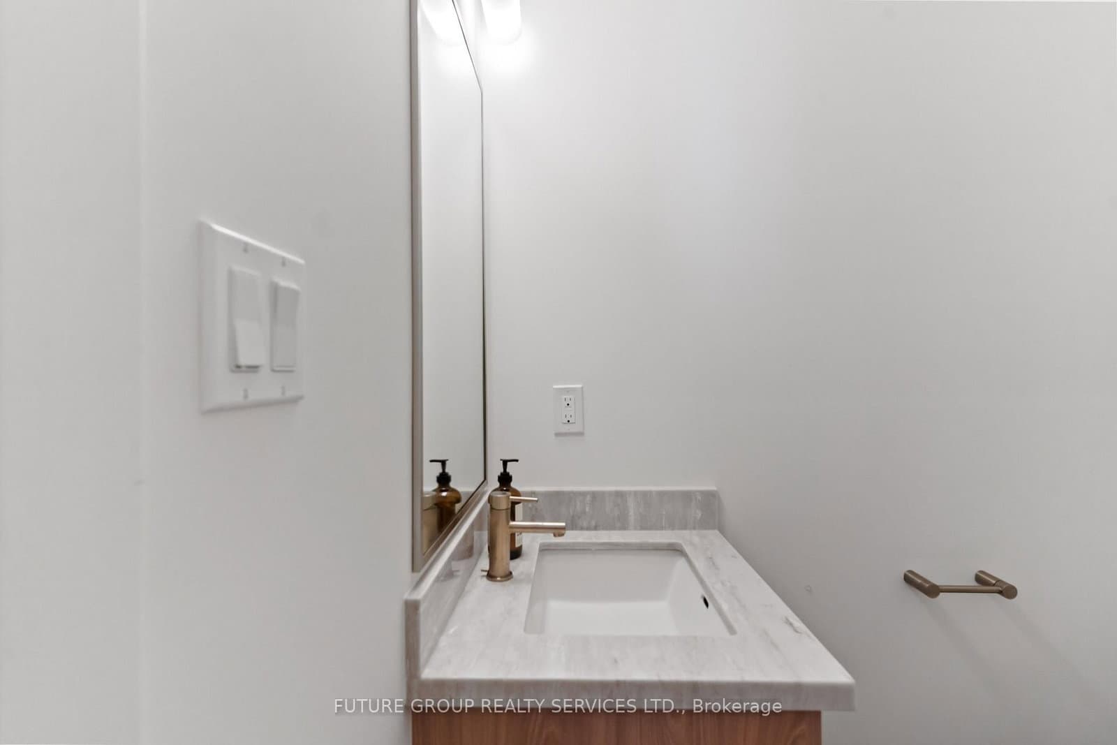 15 Acorn Avenue, Unit Unit 1 thumbnail 22