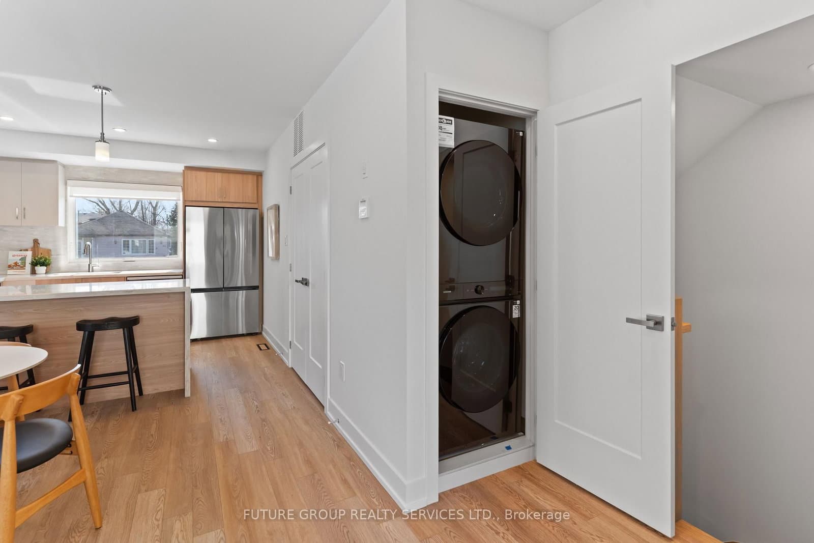 15 Acorn Avenue, Unit Unit 1 thumbnail 23
