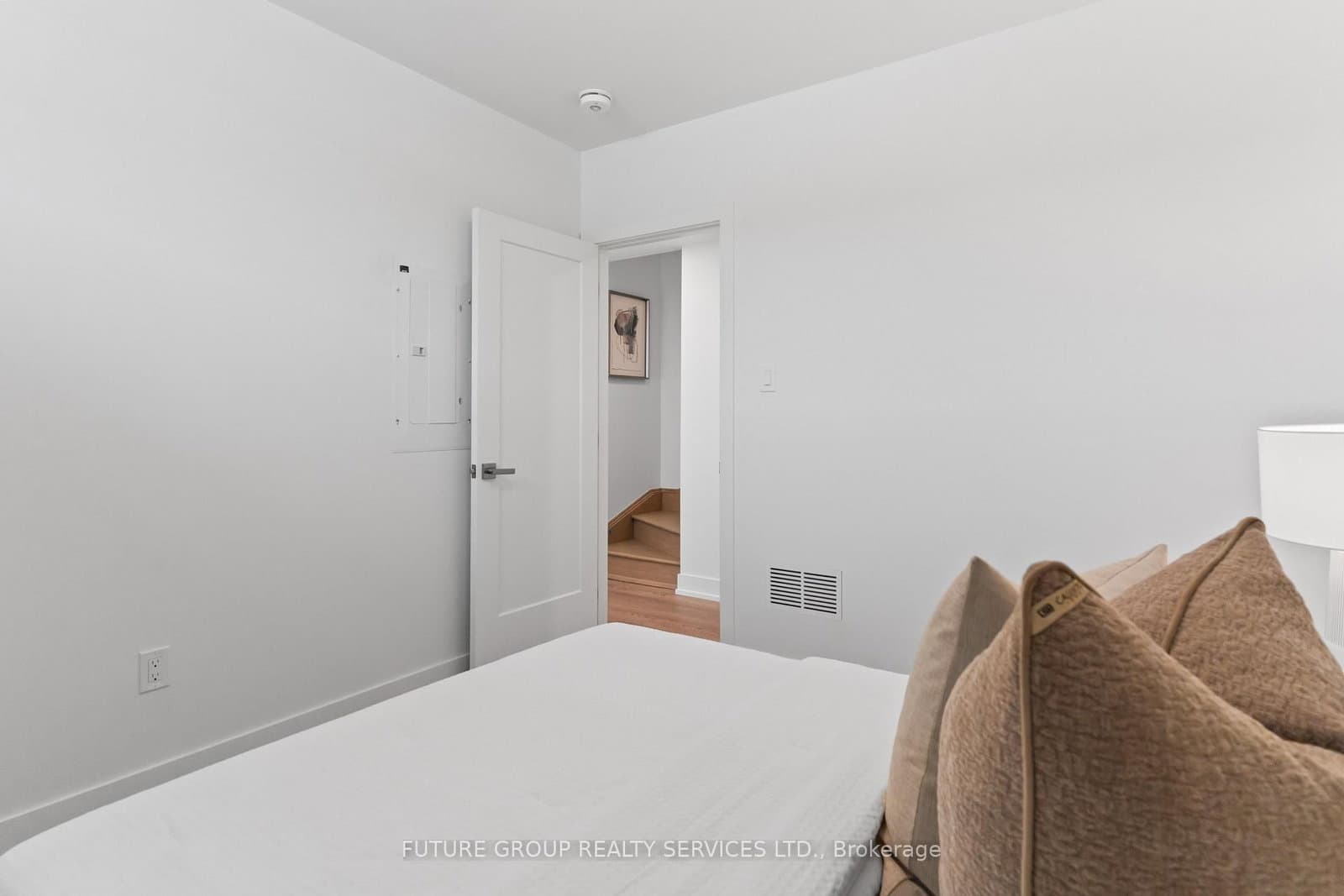 15 Acorn Avenue, Unit Unit 1 thumbnail 26