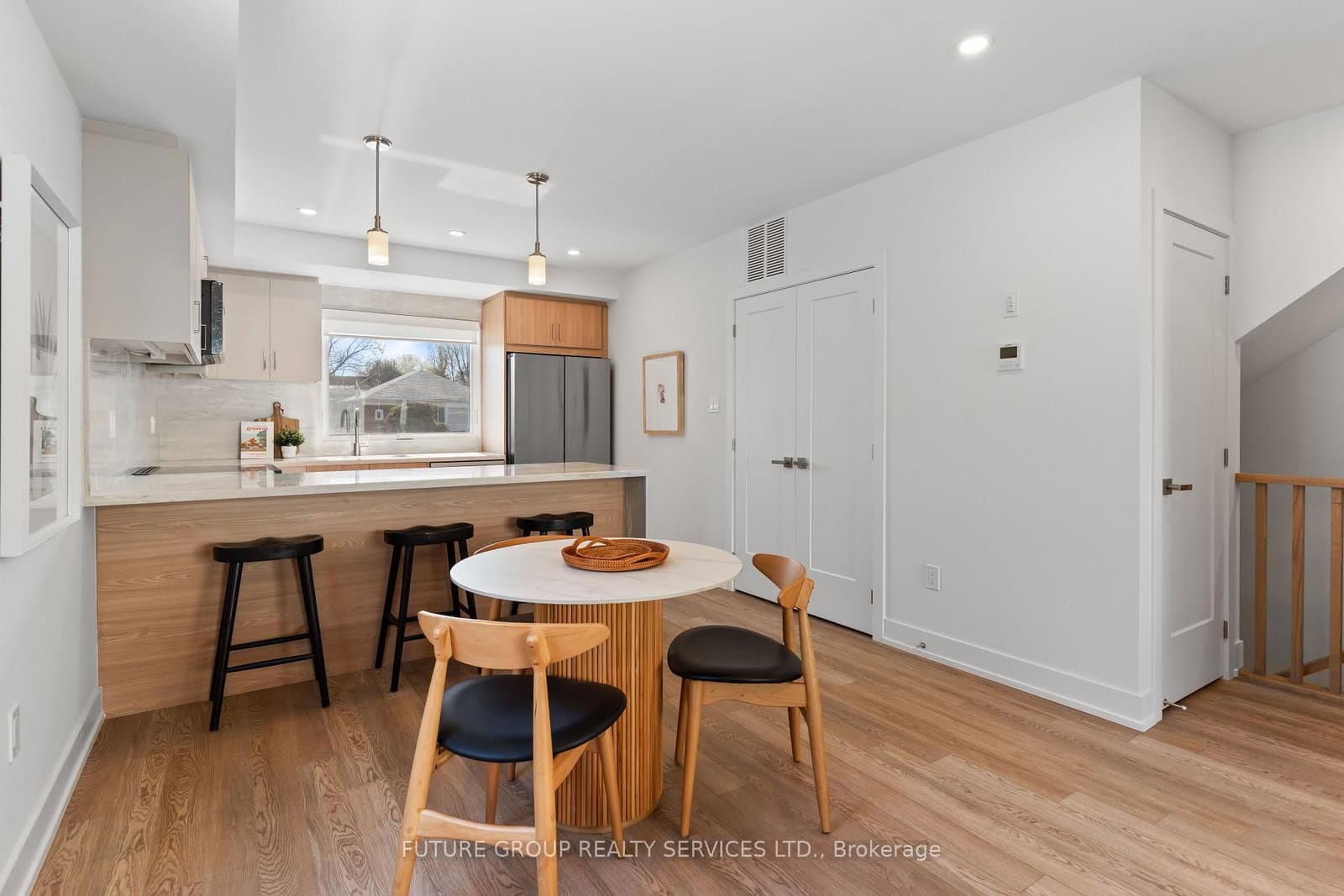 15 Acorn Avenue, Unit Unit 1 thumbnail 5