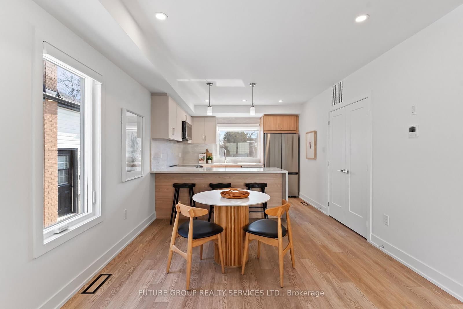 15 Acorn Avenue, Unit Unit 1 thumbnail 8
