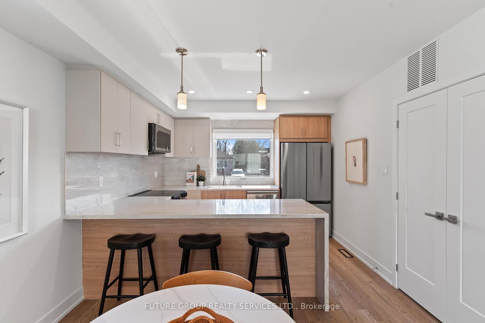 15 Acorn Avenue, Unit Unit 1 thumbnail 9
