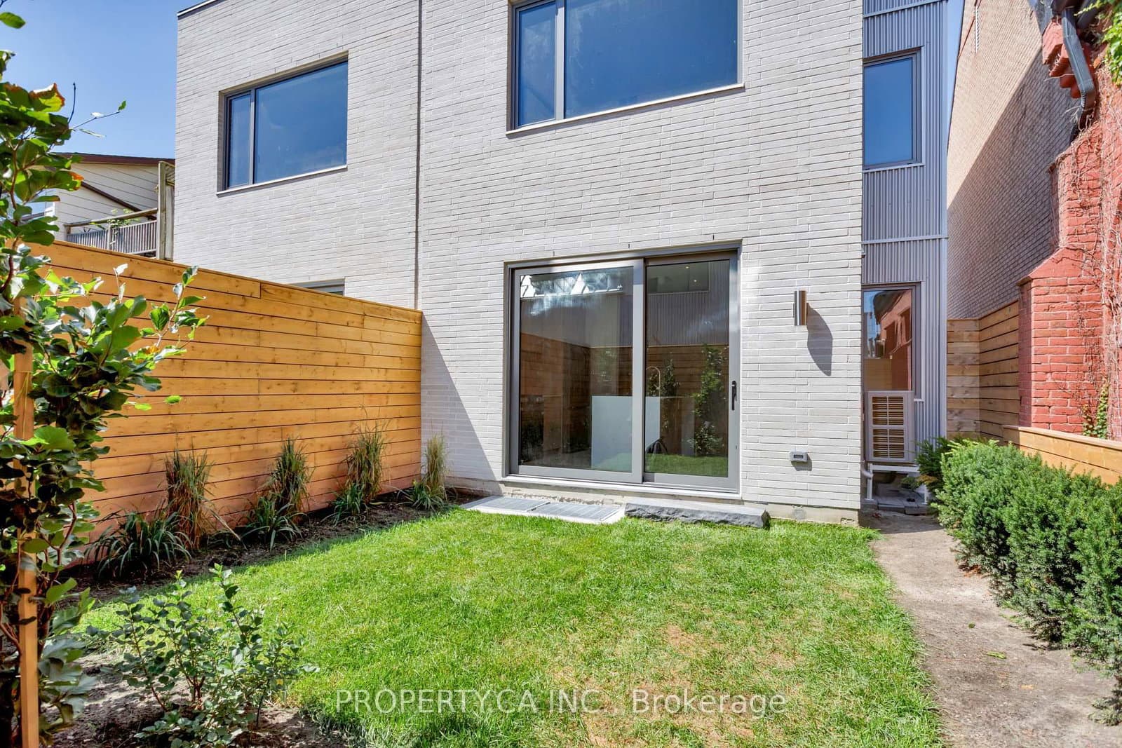 301 Keele Street, Unit Unit #2 thumbnail 4