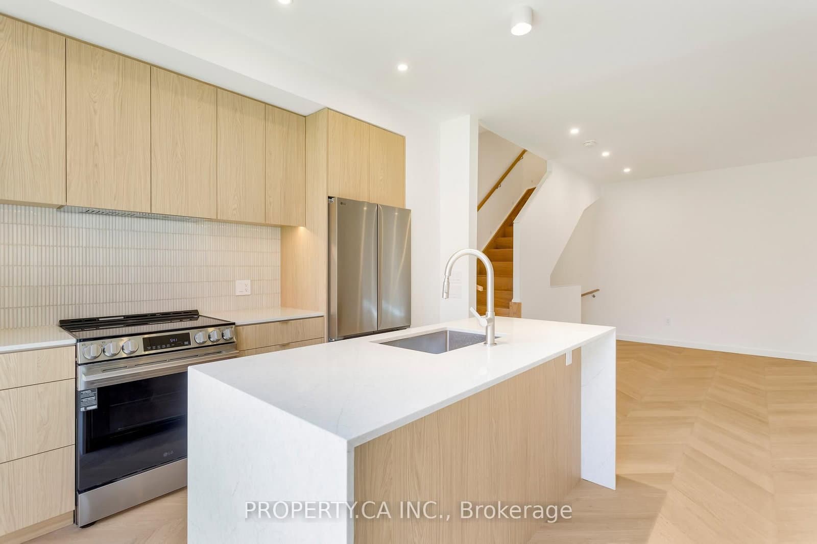 301 Keele Street, Unit Unit #2 thumbnail 5