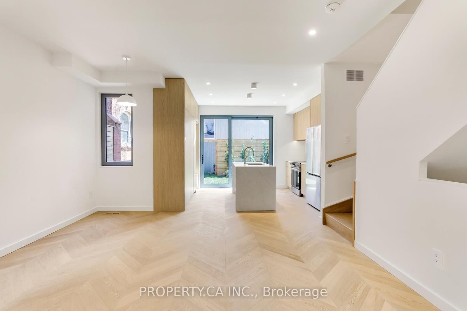 301 Keele Street, Unit Unit #2 thumbnail 6