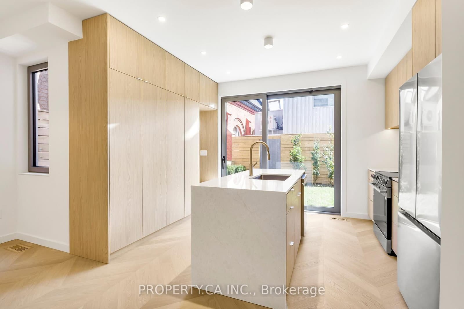 301 Keele Street, Unit Unit #2 thumbnail 7