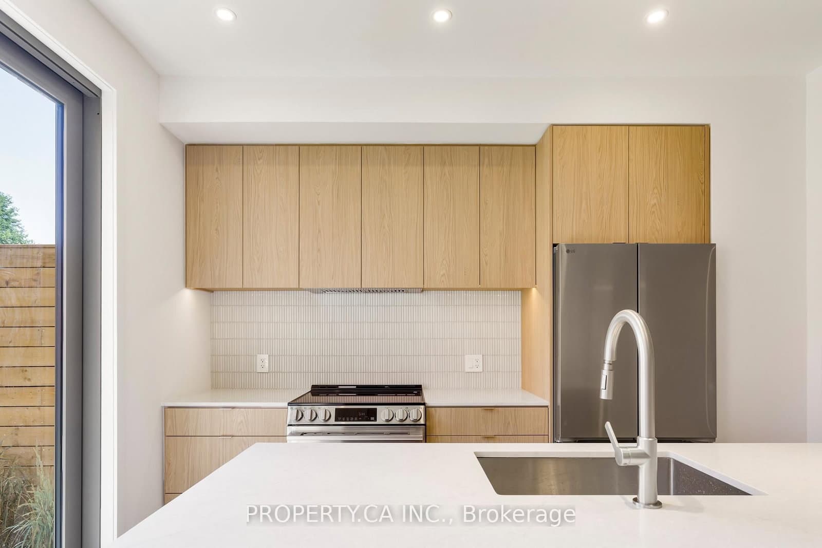 301 Keele Street, Unit Unit #2 thumbnail 9