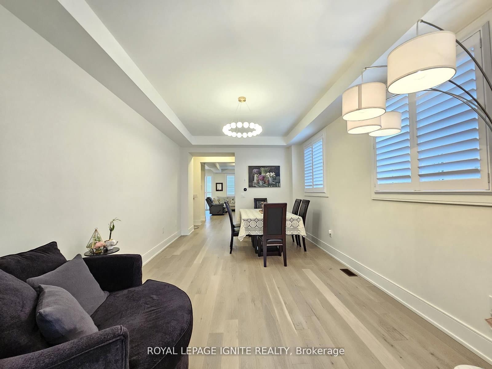 48 Duxbury Road thumbnail 3