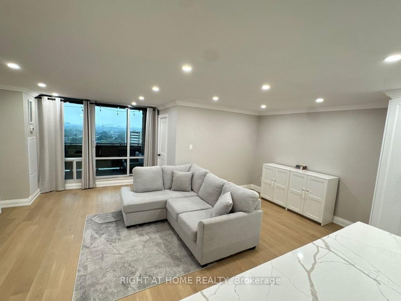 716 The West Mall, Unit 1507 thumbnail 11