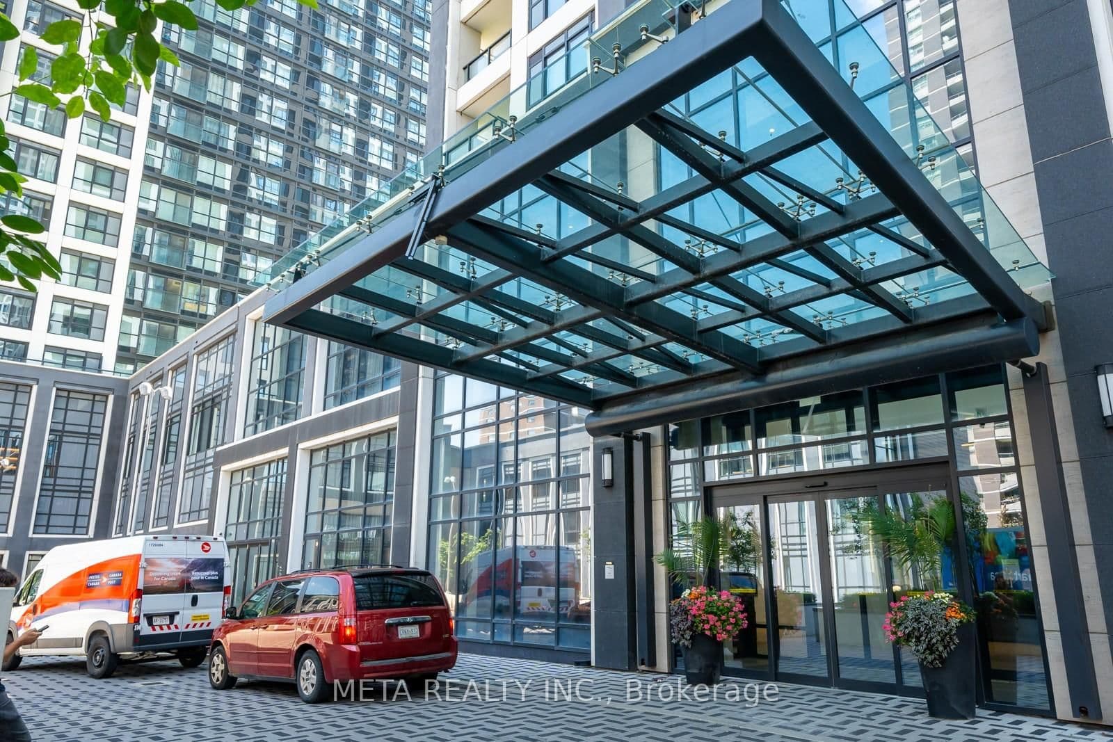 7 Mabelle Avenue, Unit 707