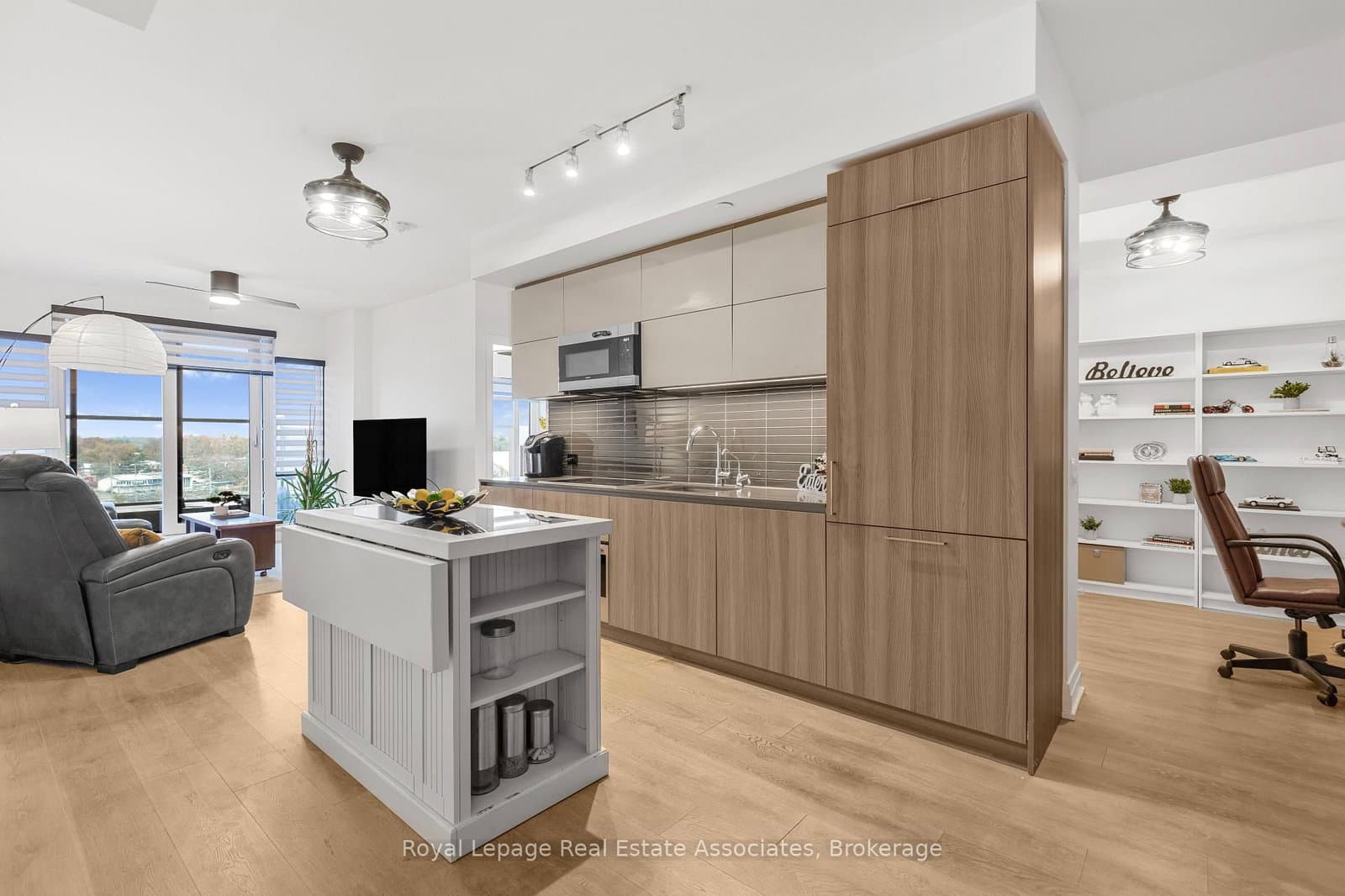 21 Park Street E, Unit 805 thumbnail 12