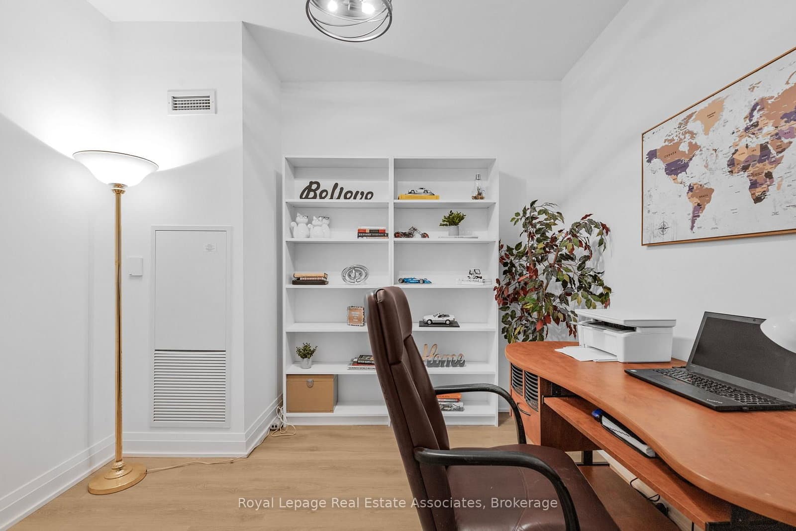 21 Park Street E, Unit 805 thumbnail 13