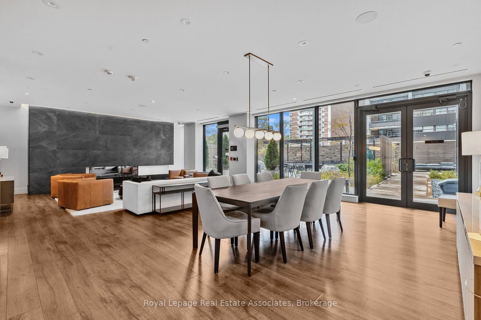 21 Park Street E, Unit 805 thumbnail 14