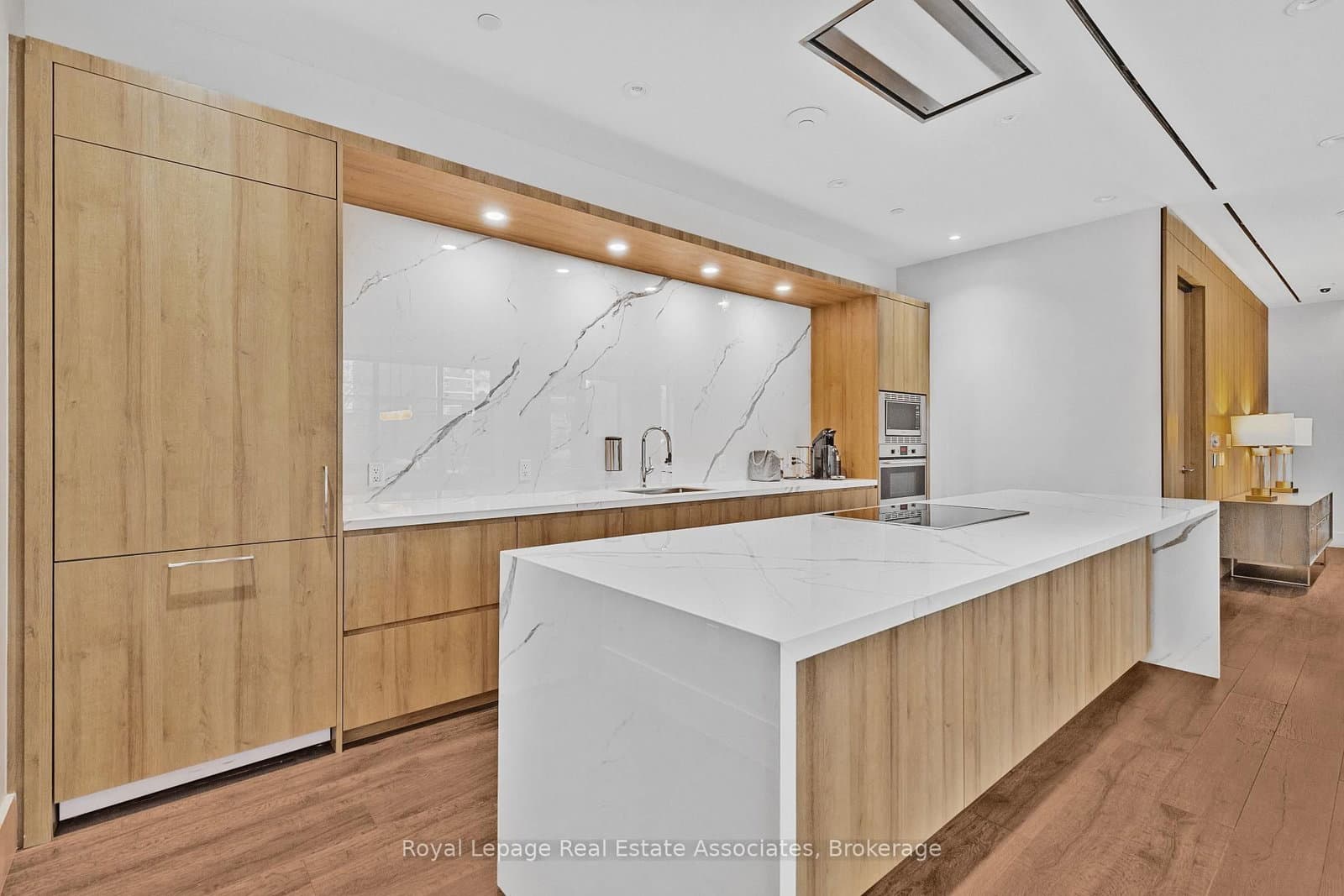 21 Park Street E, Unit 805 thumbnail 15
