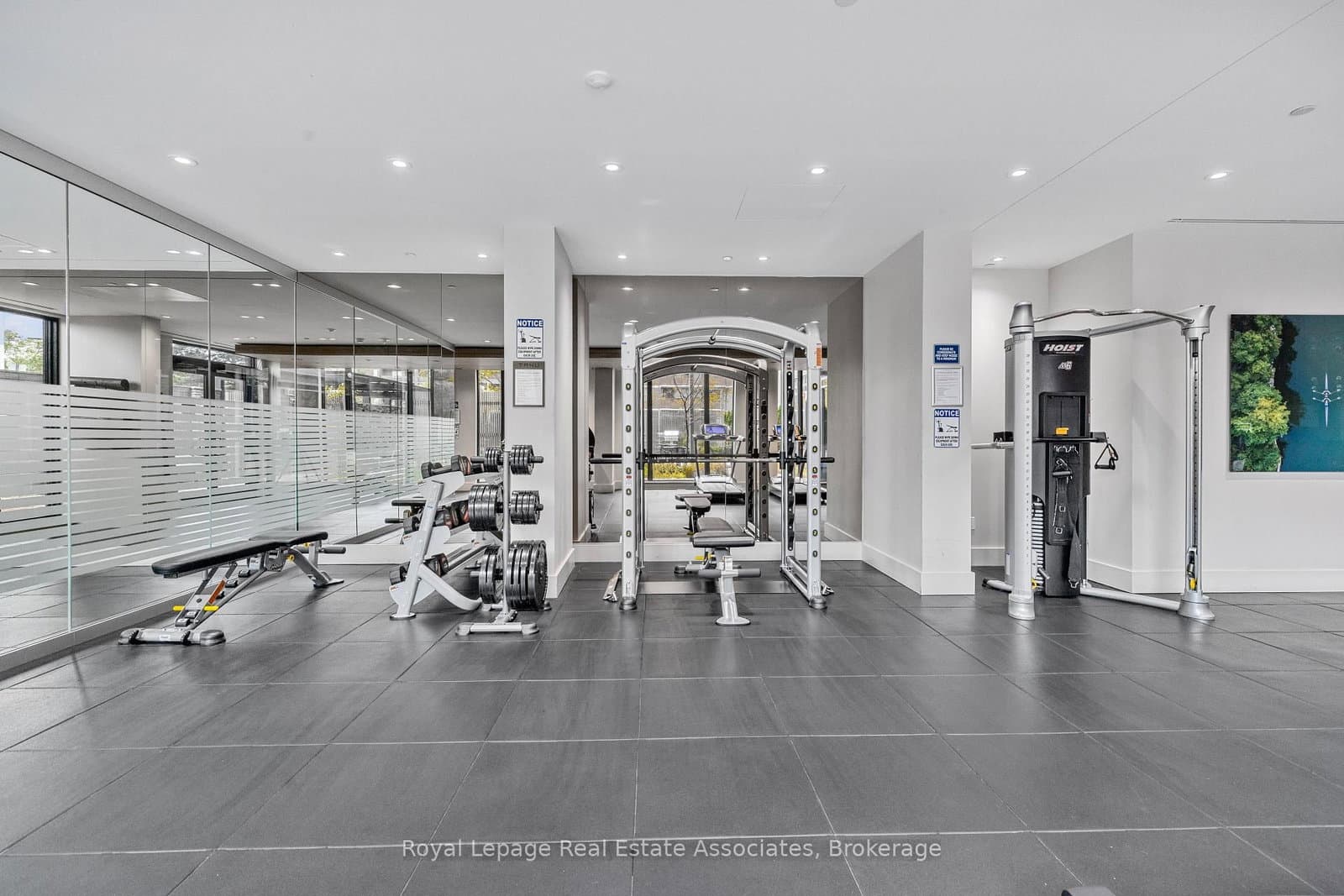 21 Park Street E, Unit 805 thumbnail 18