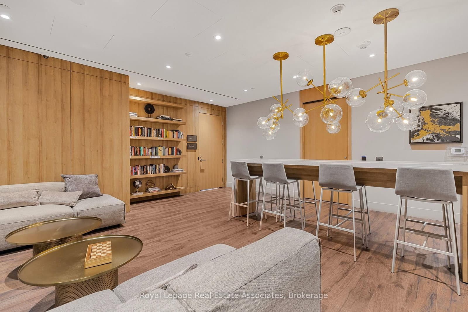 21 Park Street E, Unit 805 thumbnail 19