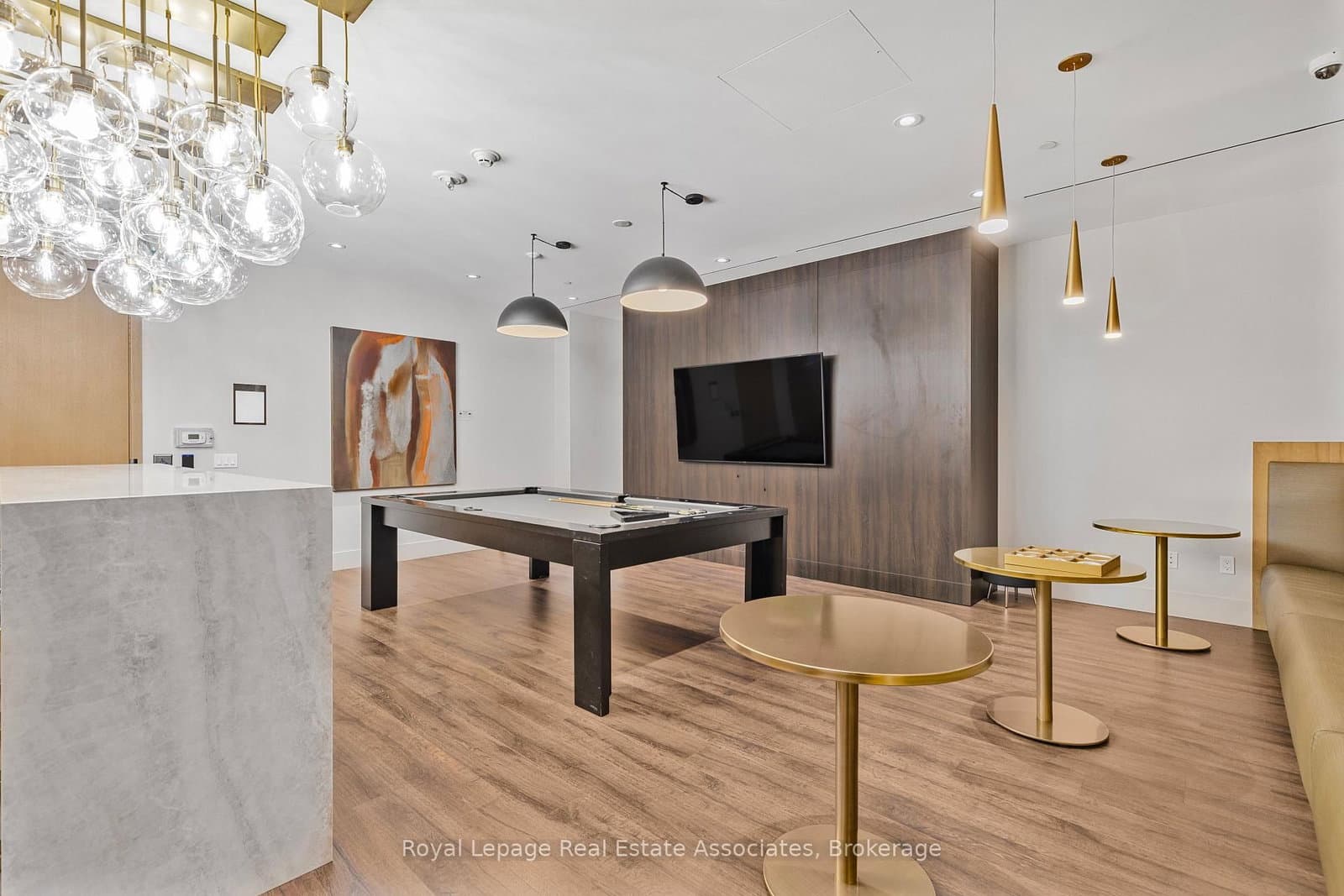 21 Park Street E, Unit 805 thumbnail 21