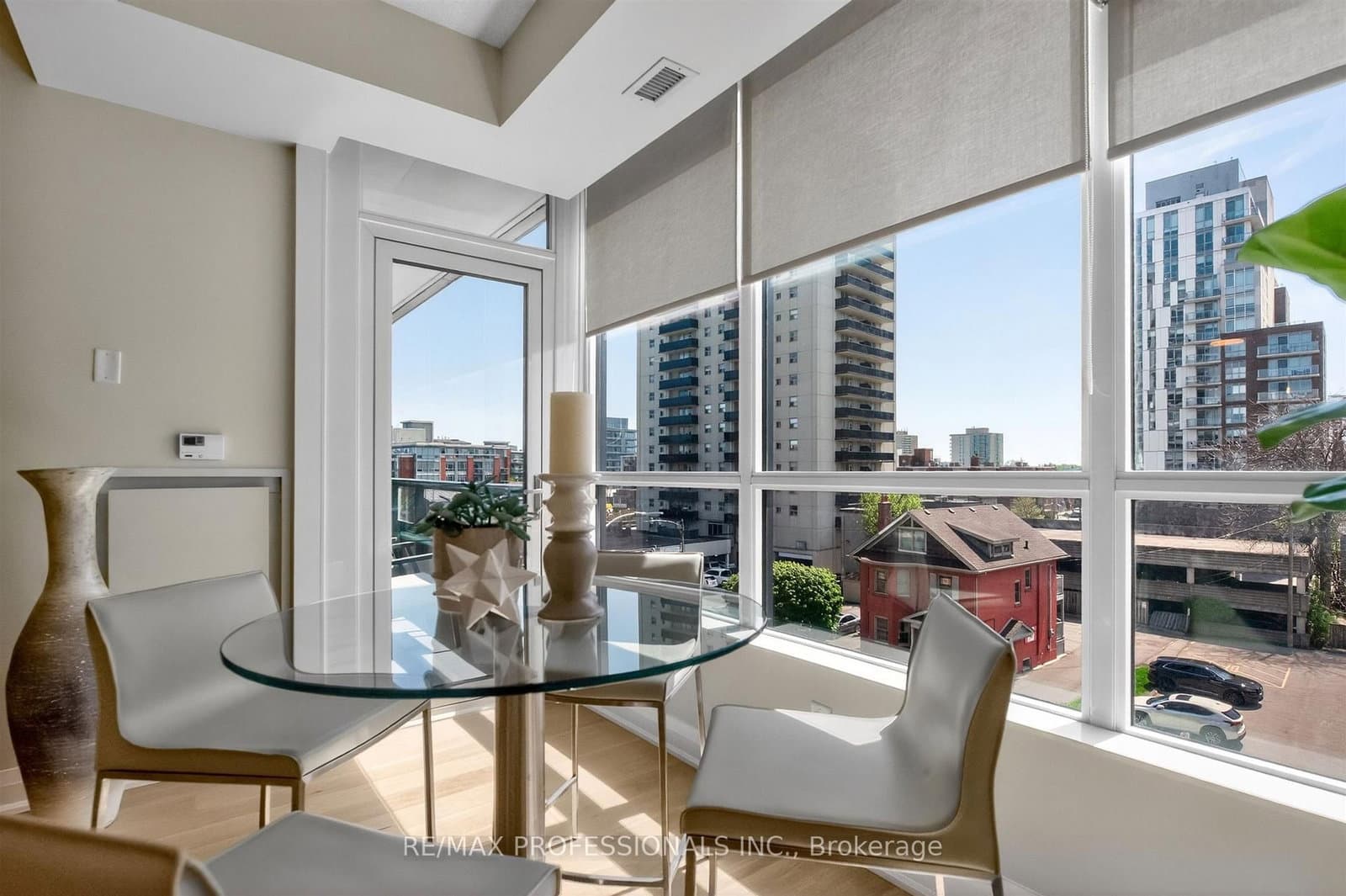1 Hurontario Street, Unit 413 thumbnail 21
