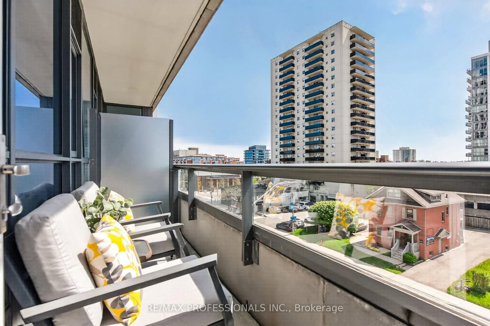1 Hurontario Street, Unit 413 thumbnail 22
